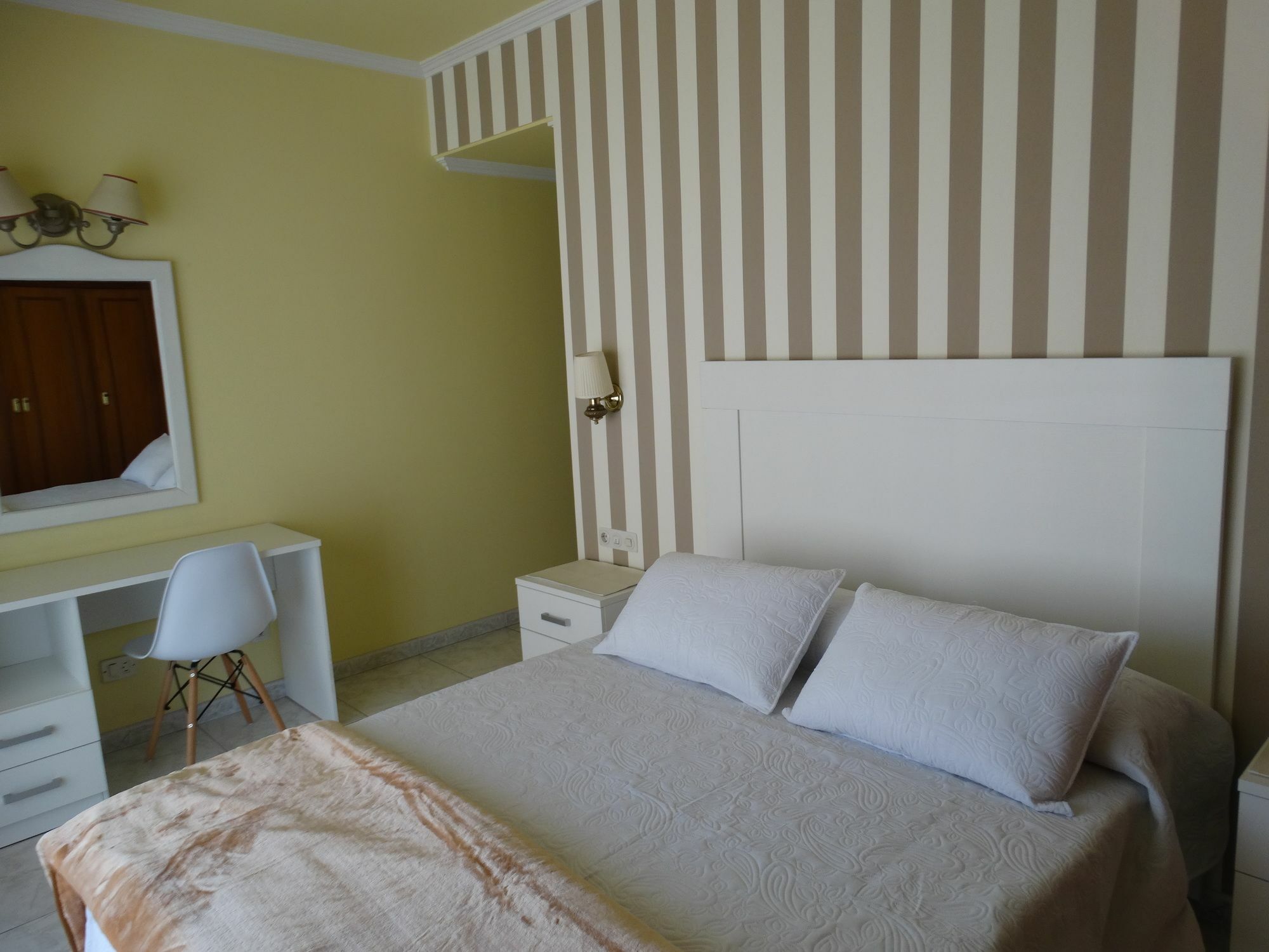 Hotel Cervantes ซันเชนโช ภายนอก รูปภาพ